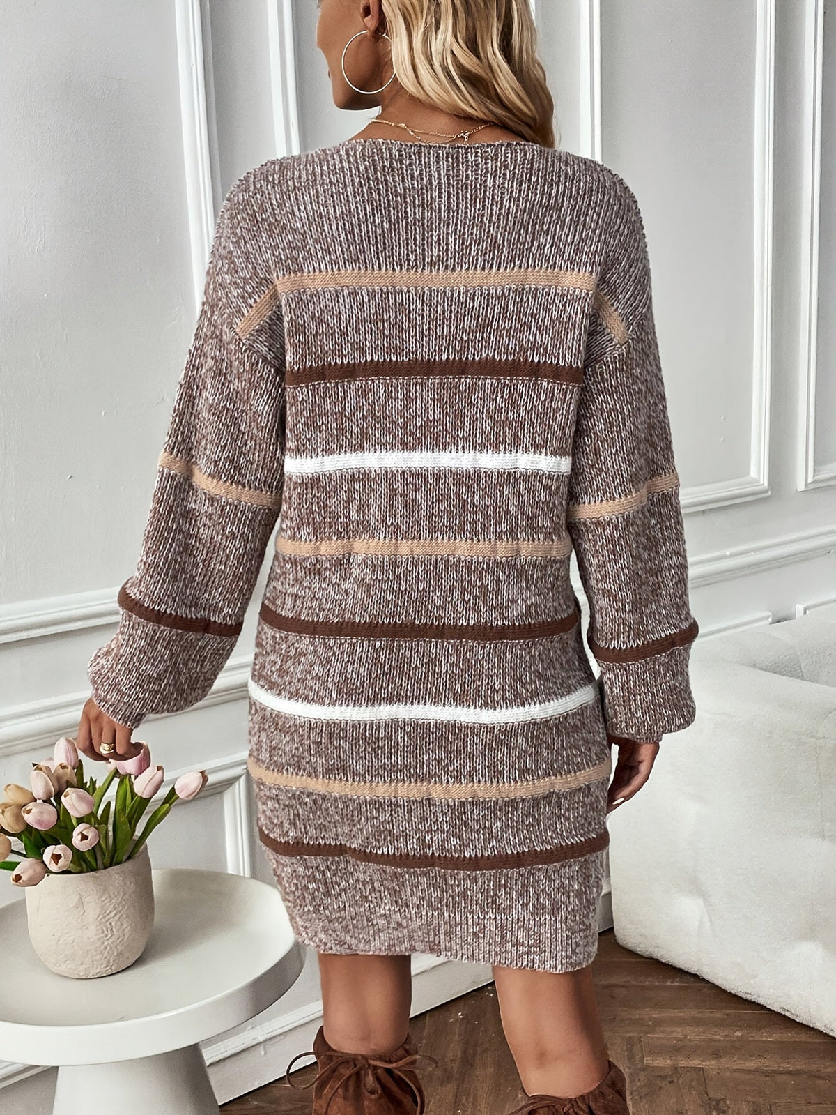 Robe pull courte à rayures et col rond coupe décontractée 5