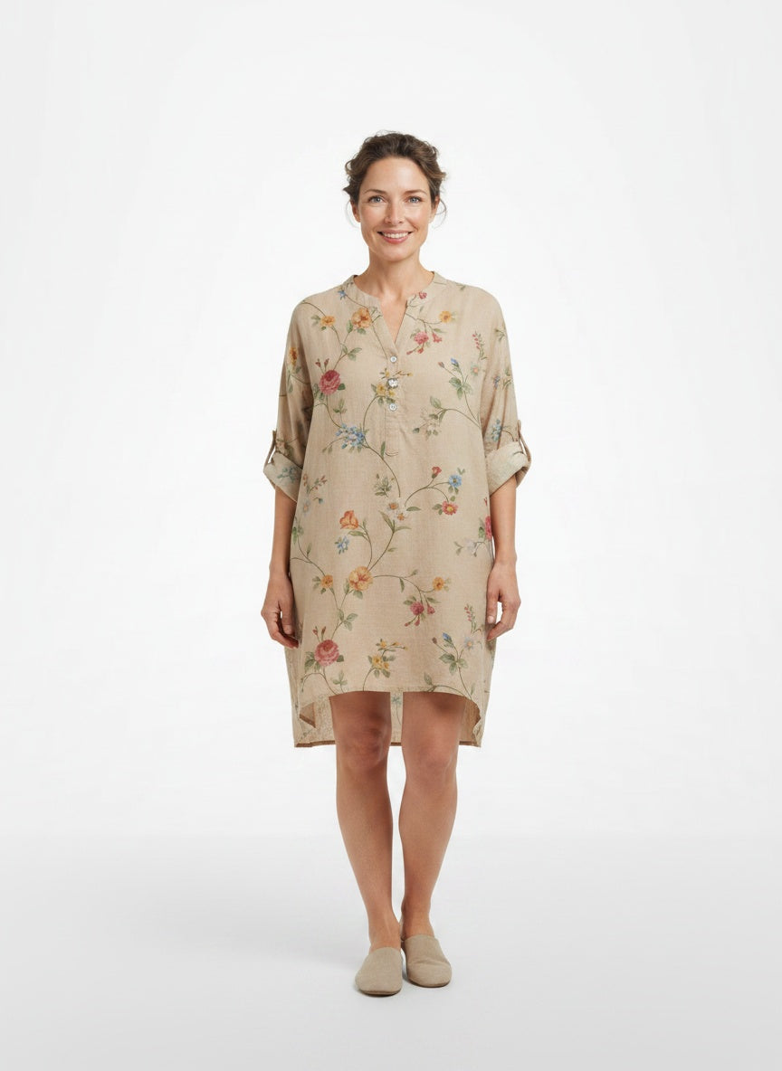 Full body view of the model wearing Blouse à imprimé floral et demi-patte boutonnée à manches longues femme