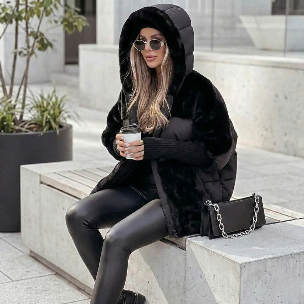Veste matelassée femme à capuche oversize et doublure en fausse fourrure 10
