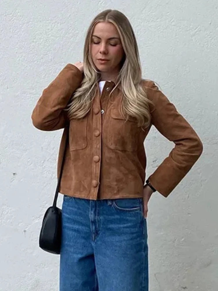 Veste mi-saison femme aspect daim à col chemise et poches poitrine plaquées 1