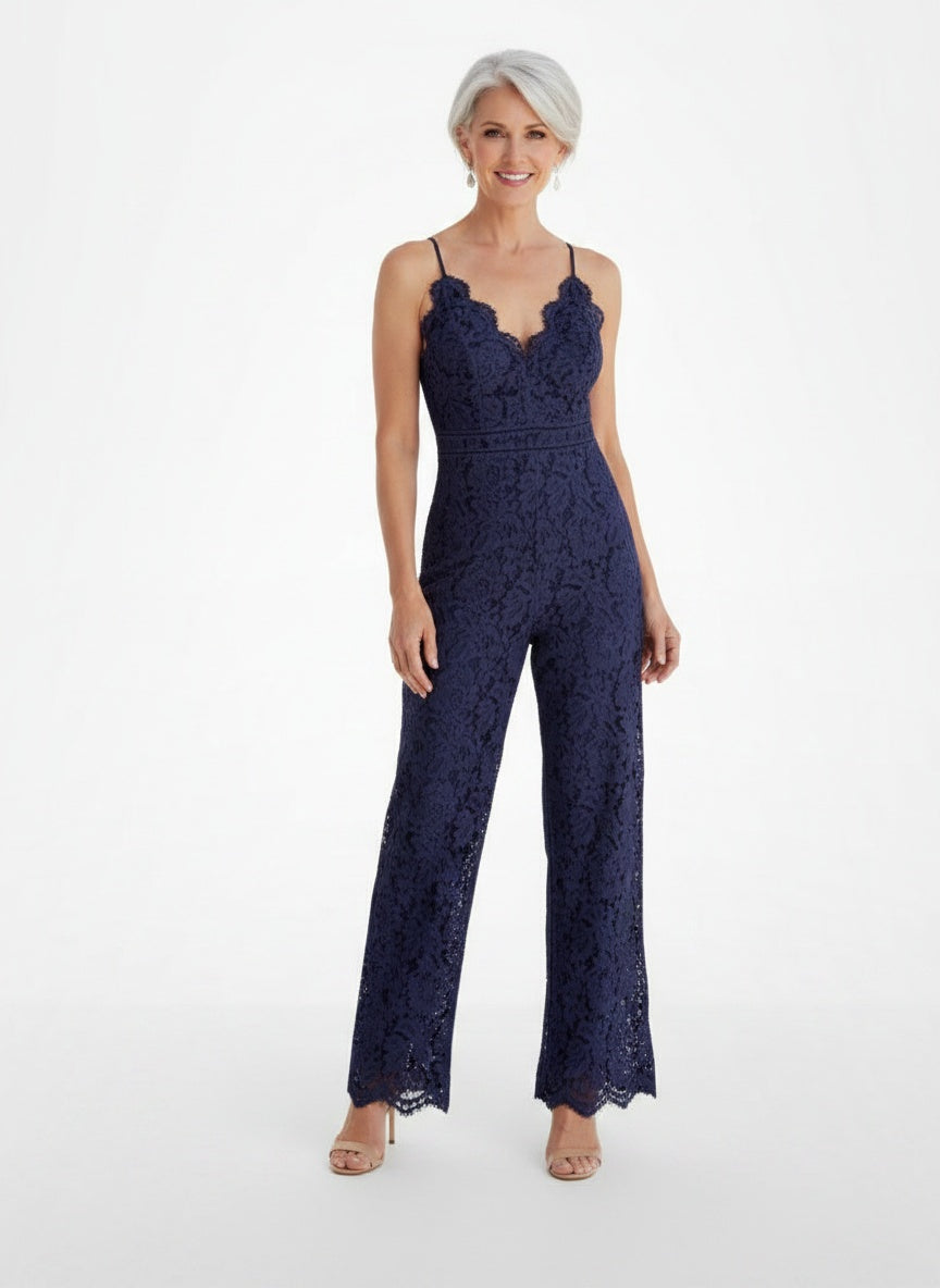 Full body view of the model wearing Combinaison style bohème femme