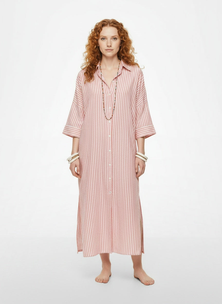 Full body view of the model wearing Robe chemise midi rayée à manches longues femme