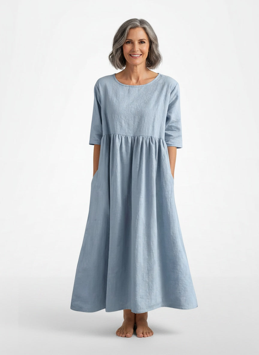 Full body view of the model wearing Robe d'été midi à coupe confortable femme