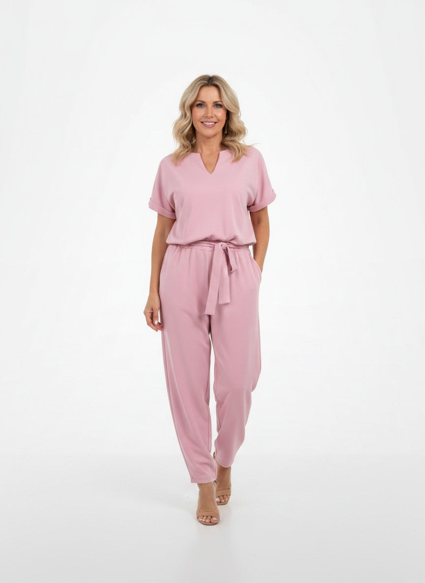 Full body view of the model wearing Combinaison élégante femme