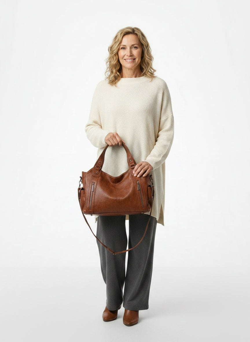 Full body view of the model wearing Sac à bandoulière élégant femme