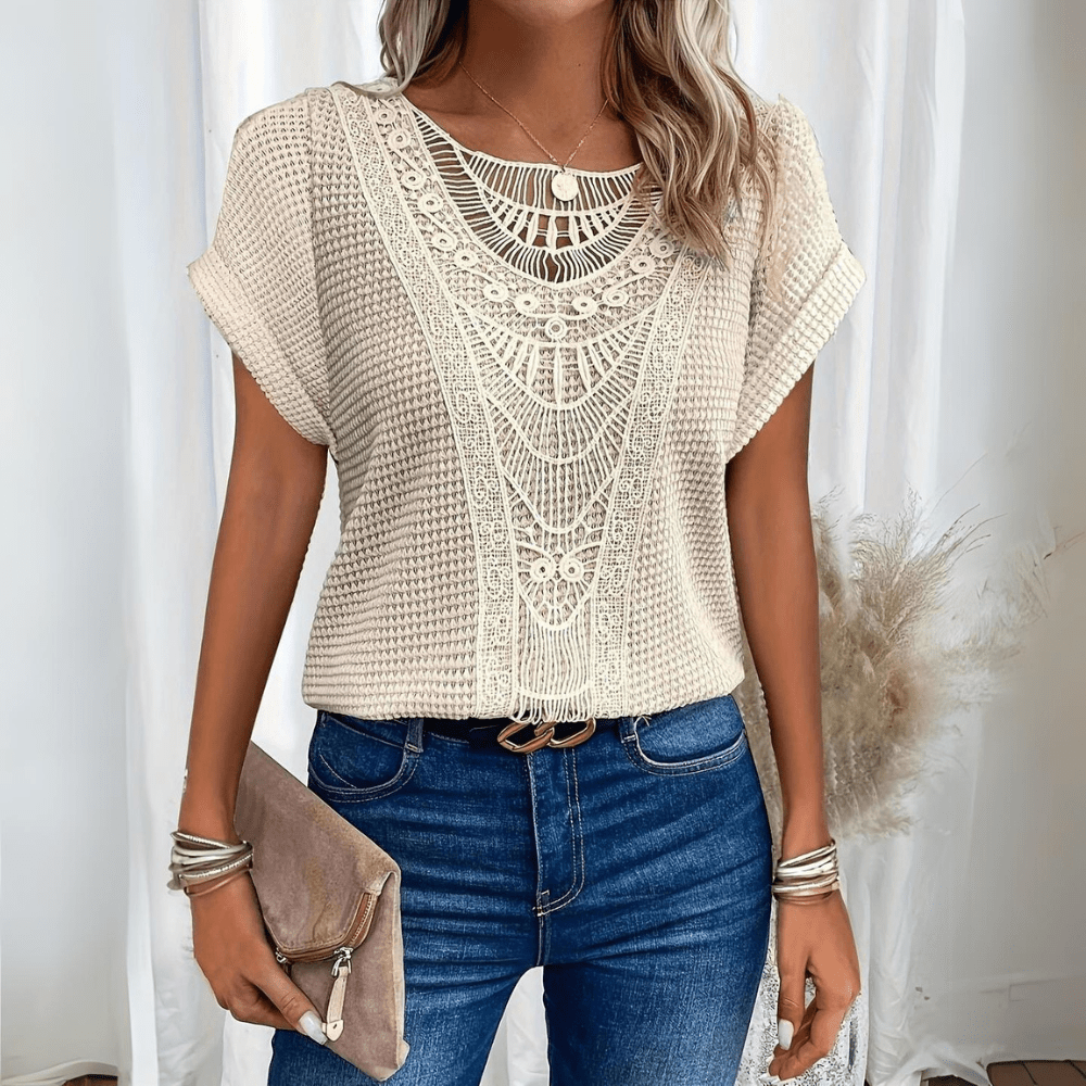Blouse femme en dentelle légère et élégante