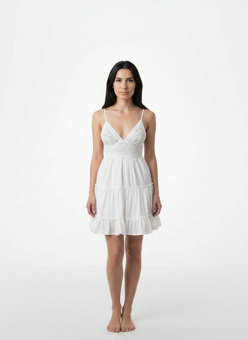 Full body view of the model wearing Robe élégante fluide femme