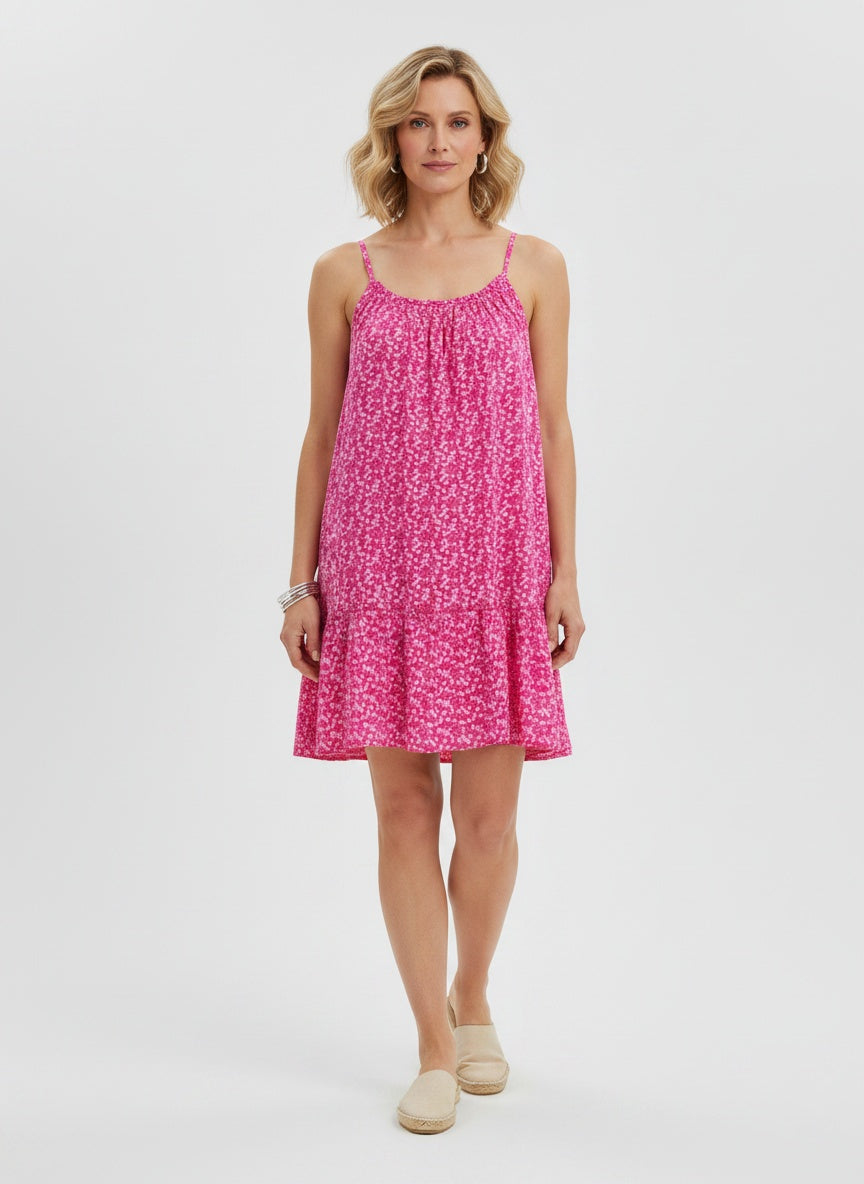 Full body view of the model wearing Robe midi décontractée imprimée femme