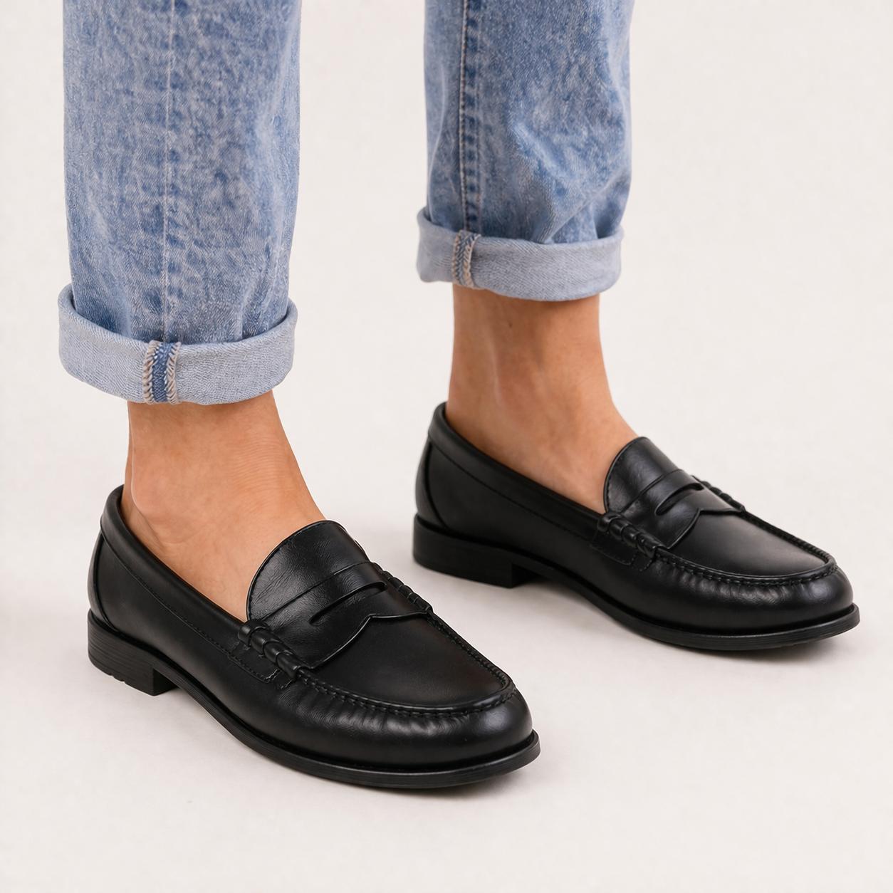 Mocassins femme à bout rond avec bride et surpiqûres apparentes 2