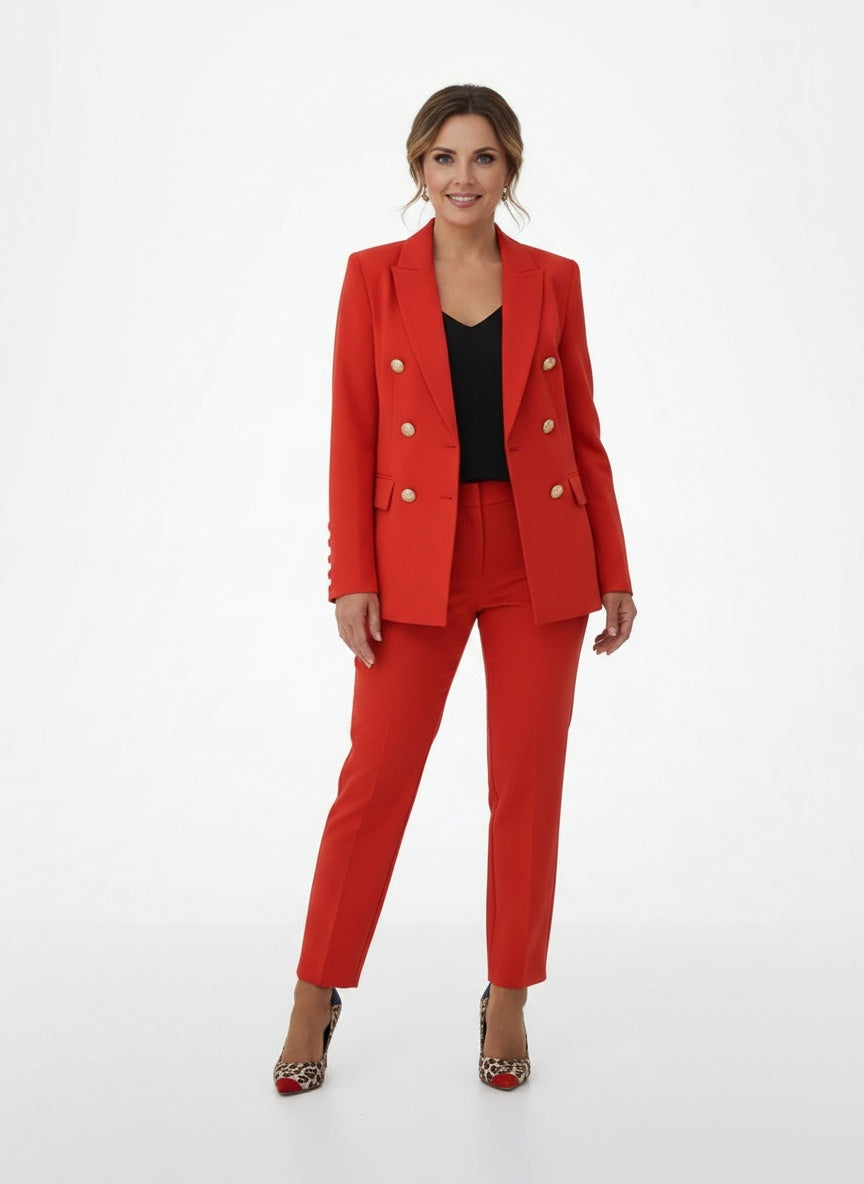 Full body view of the model wearing Ensemble avec blazer et pantalon femme