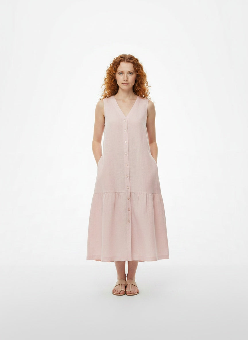 Full body view of the model wearing Robe d'été midi boutonnée femme