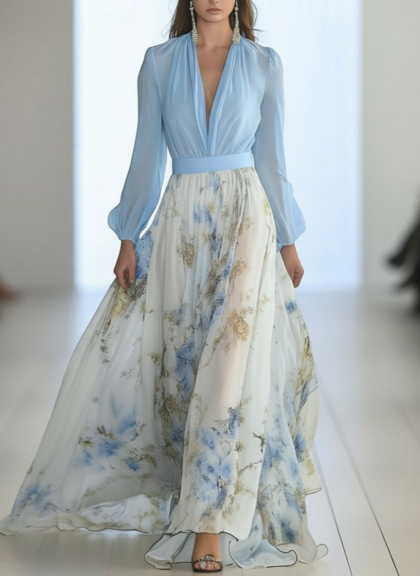 Full body view of the model wearing Robe maxi à manches longues avec décolleté plongeant en V et jupe imprimée femme