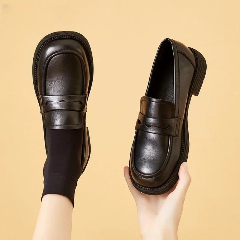 Mocassins femme à bride et bout rond en similicuir 2