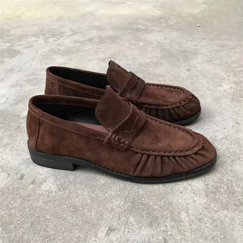 Mocassins femme effet daim à bride et détails plissés 1