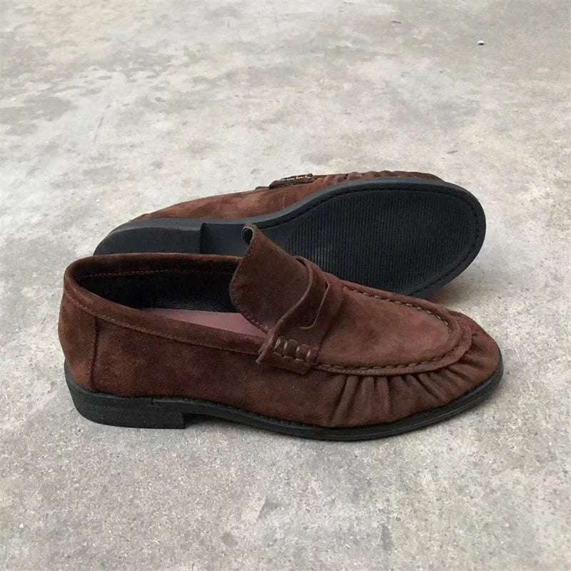 Mocassins femme effet daim à bride et détails plissés 2