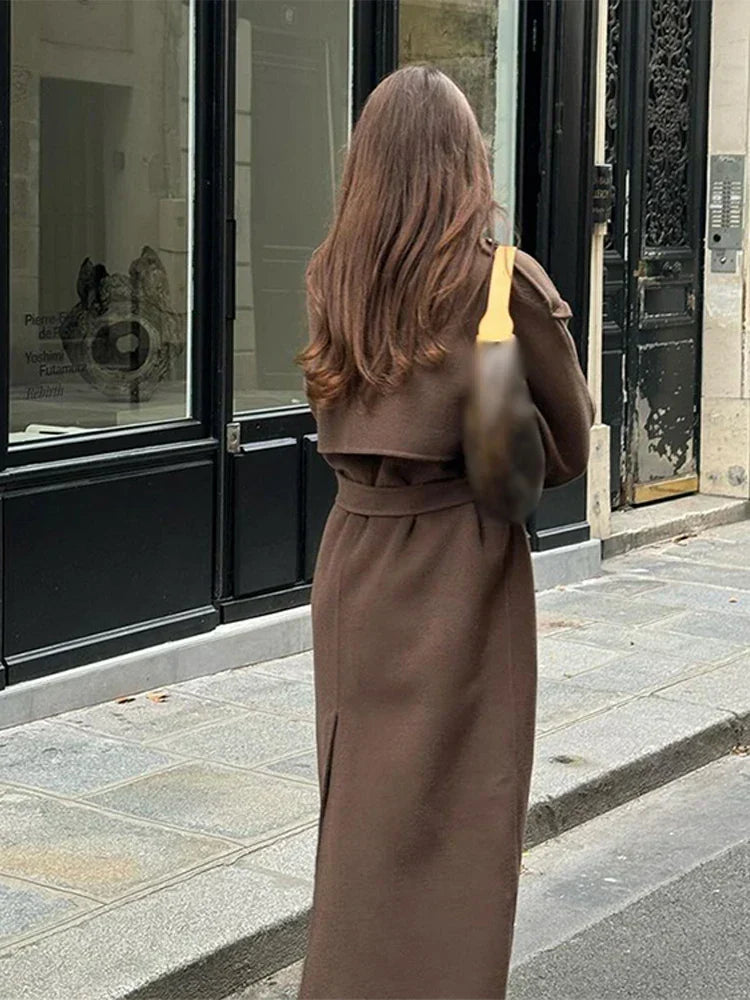 Trench long femme à ceinture et double boutonnage avec col à revers pour l'automne et l'hiver 5