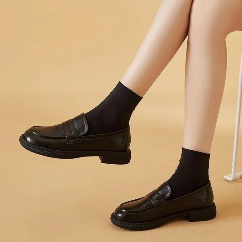 Mocassins femme à bride et bout rond en similicuir 1