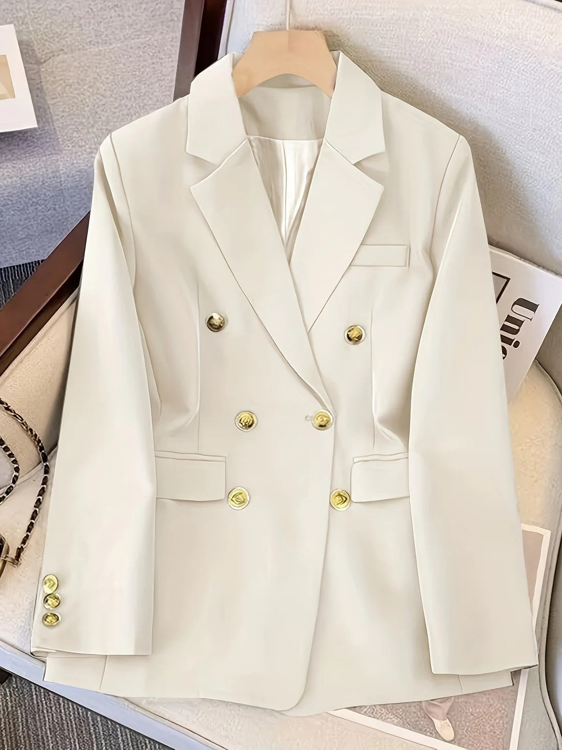 Blazer femme croisé à boutons dorés, col à revers et poches à rabat 5