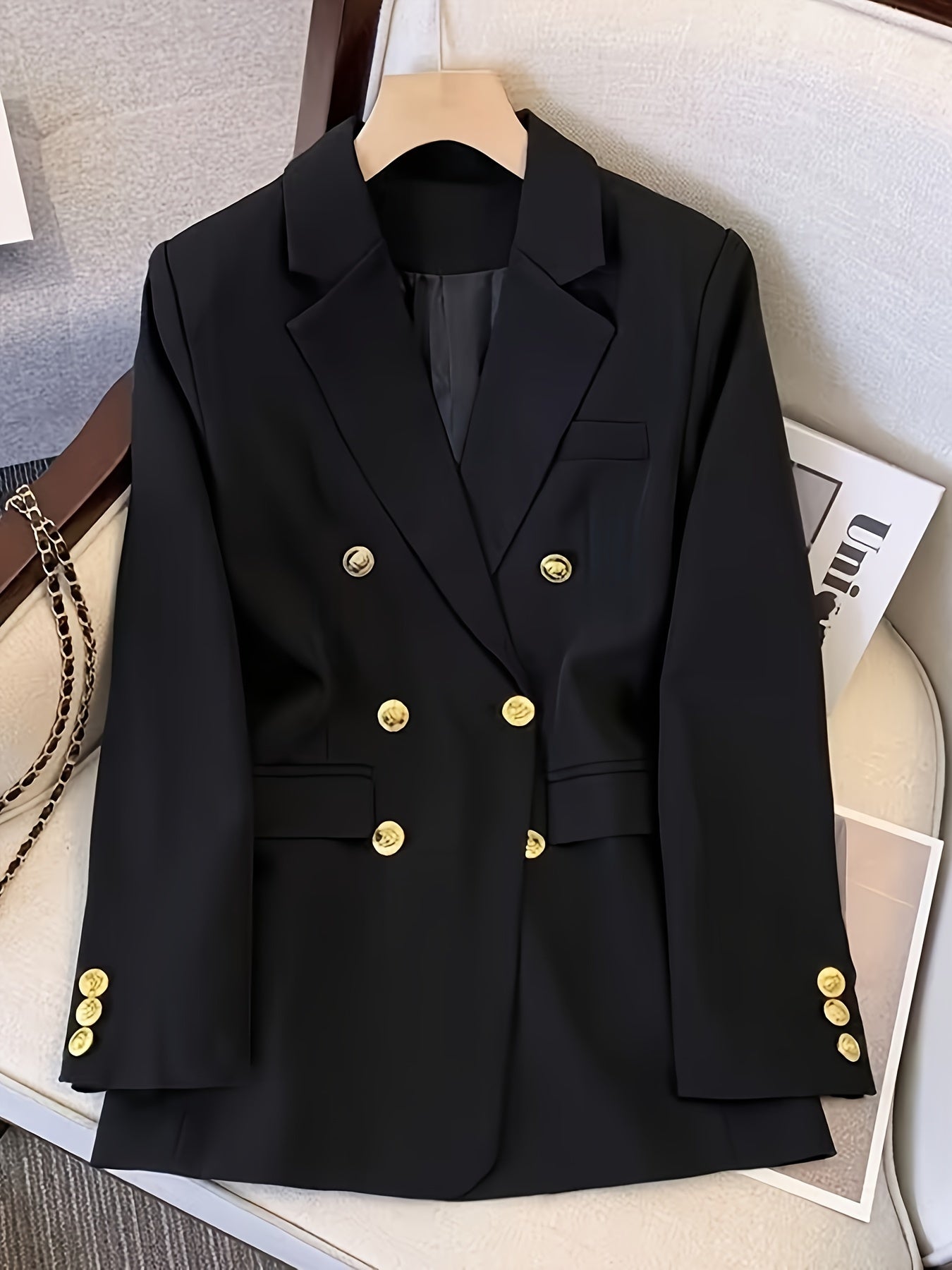 Blazer femme croisé à boutons dorés, col à revers et poches à rabat 1
