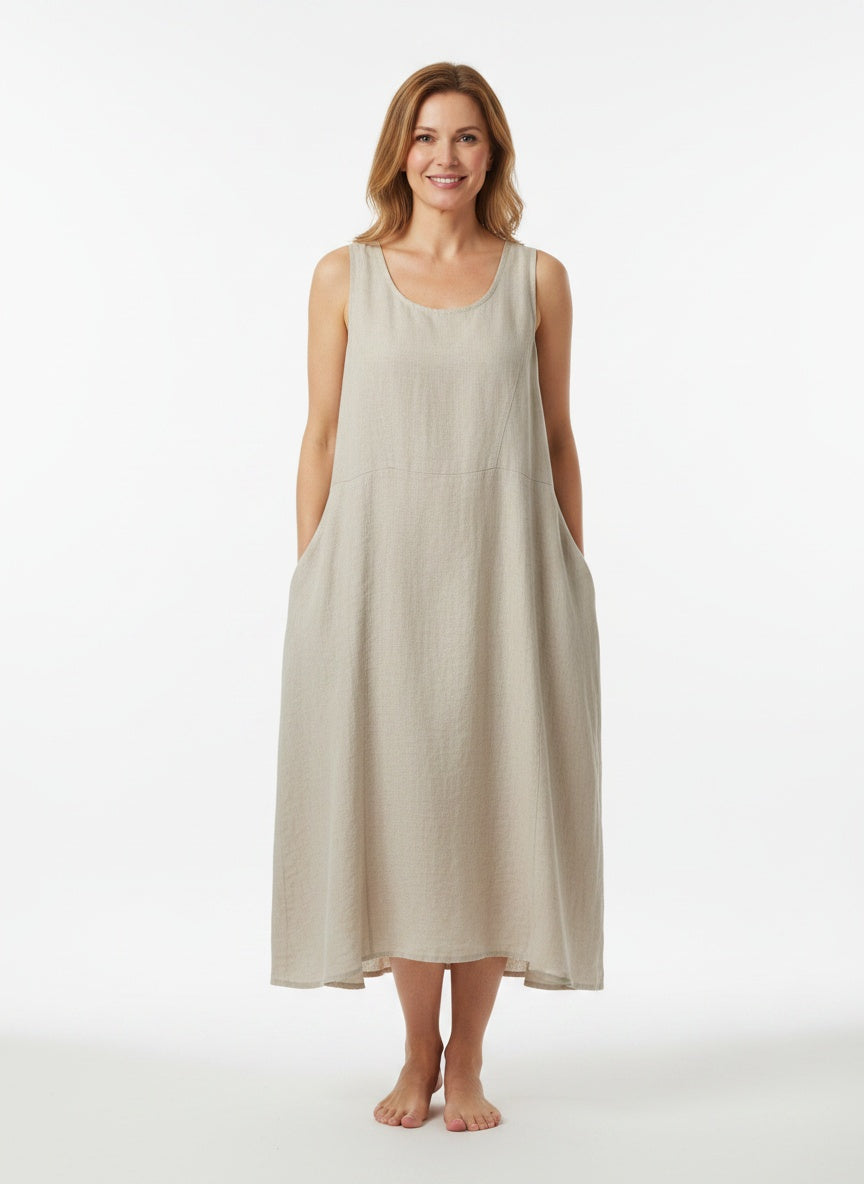 Full body view of the model wearing Robe d'été midi à col rond femme