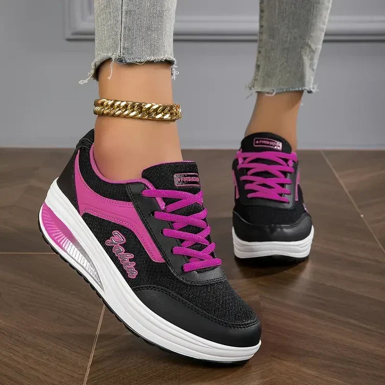 Baskets femme à lacets confortables avec semelle souple et design intemporel 3