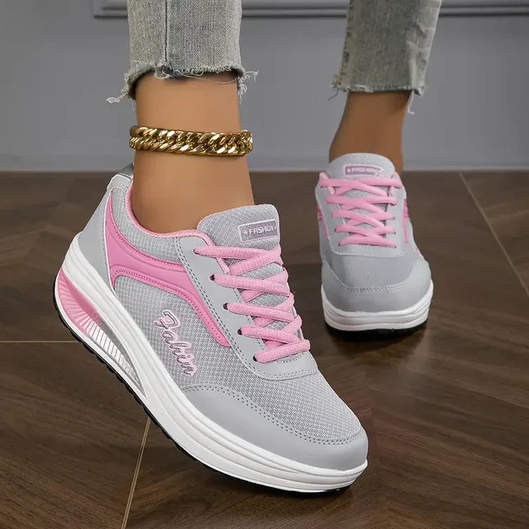 Baskets femme à lacets confortables avec semelle souple et design intemporel 5