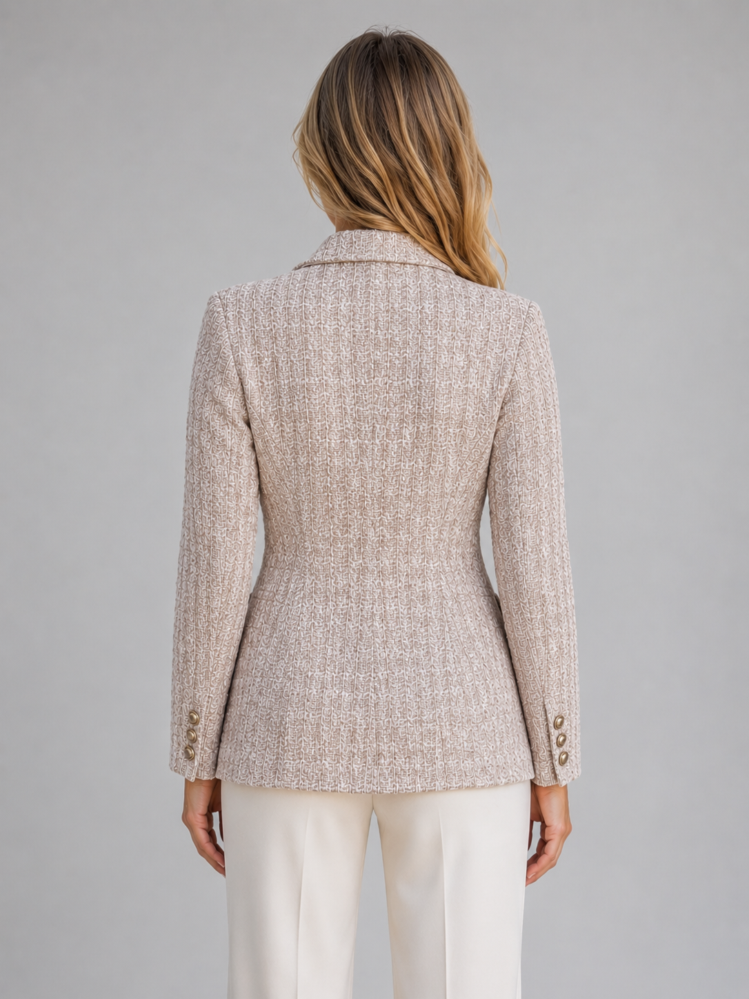 Blazer femme cintré en tweed à double boutonnage doré 2