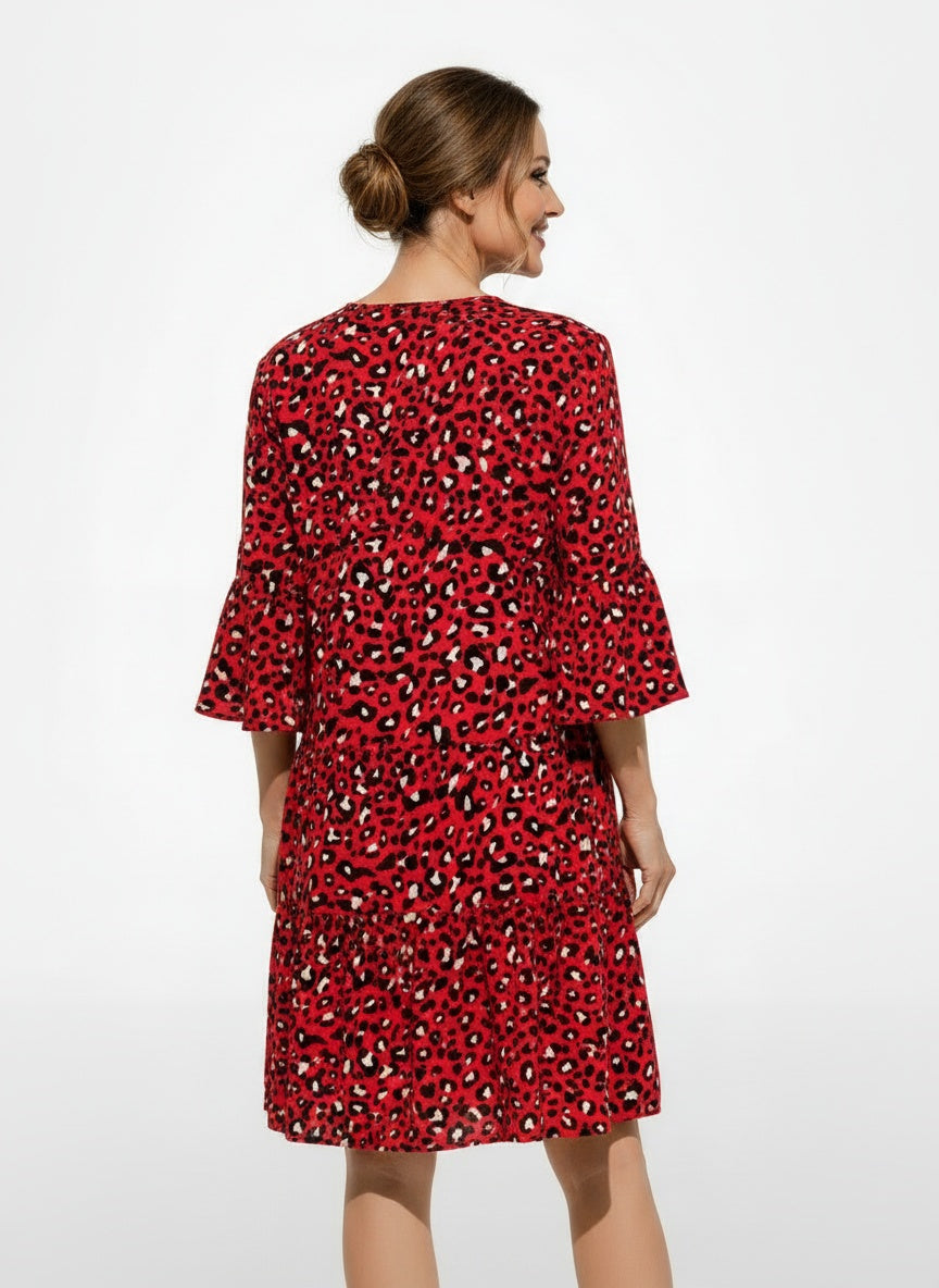 Back pose of the model wearing Robe d'été midi à taille basse femme