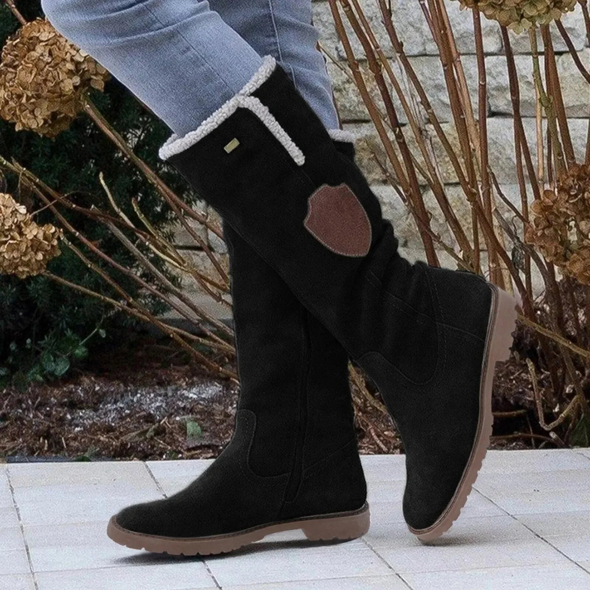 Bottes hautes femme aspect daim fourrées à fermeture éclair latérale et semelle crantée 2