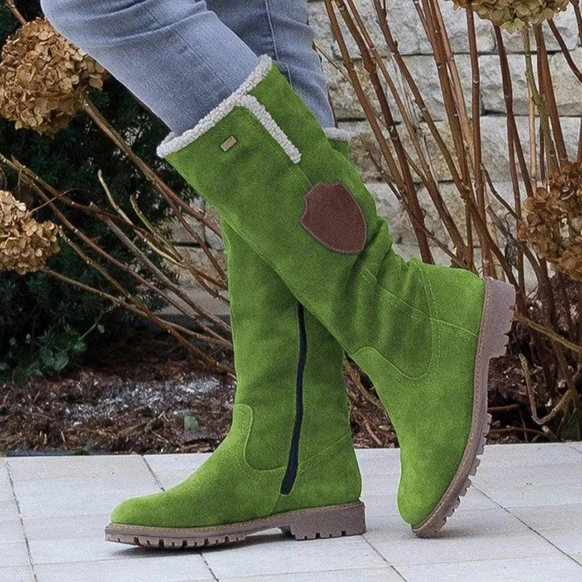 Bottes hautes femme aspect daim fourrées à fermeture éclair latérale et semelle crantée 3