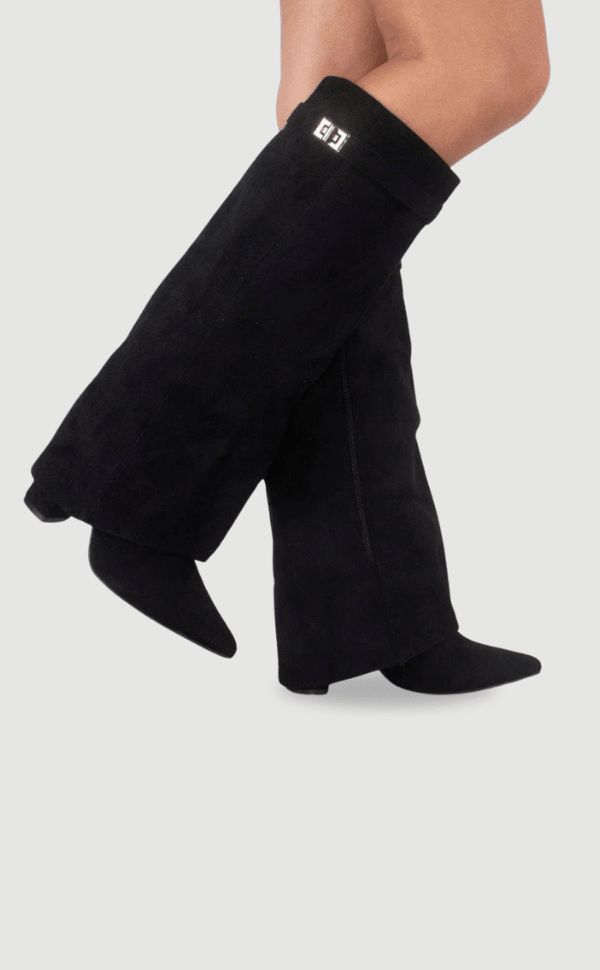 Bottes hautes femme en daim à détails dorés et ligne affinée 1