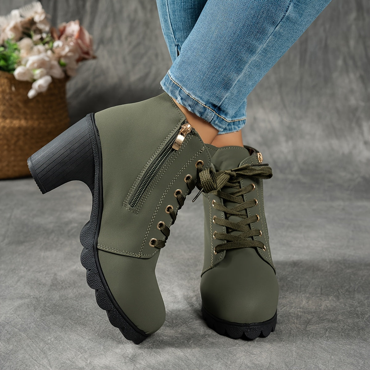 Bottines femme à lacets talon bloc et semelle plateau 10
