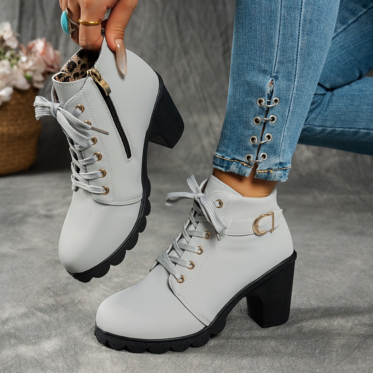 Bottines femme à lacets talon bloc et semelle plateau 6