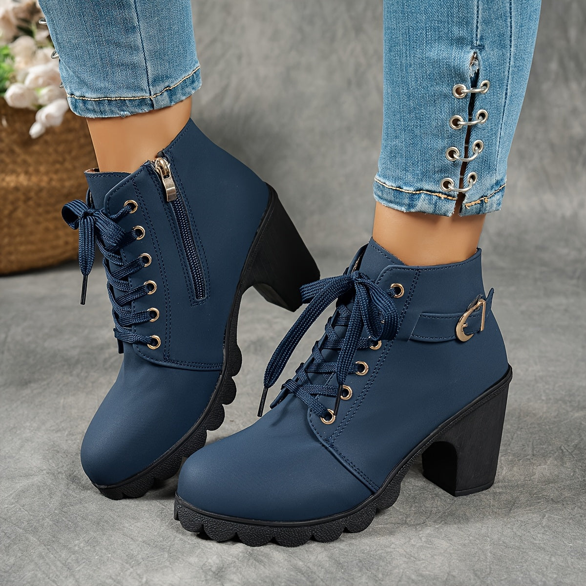 Bottines femme à lacets talon bloc et semelle plateau 9