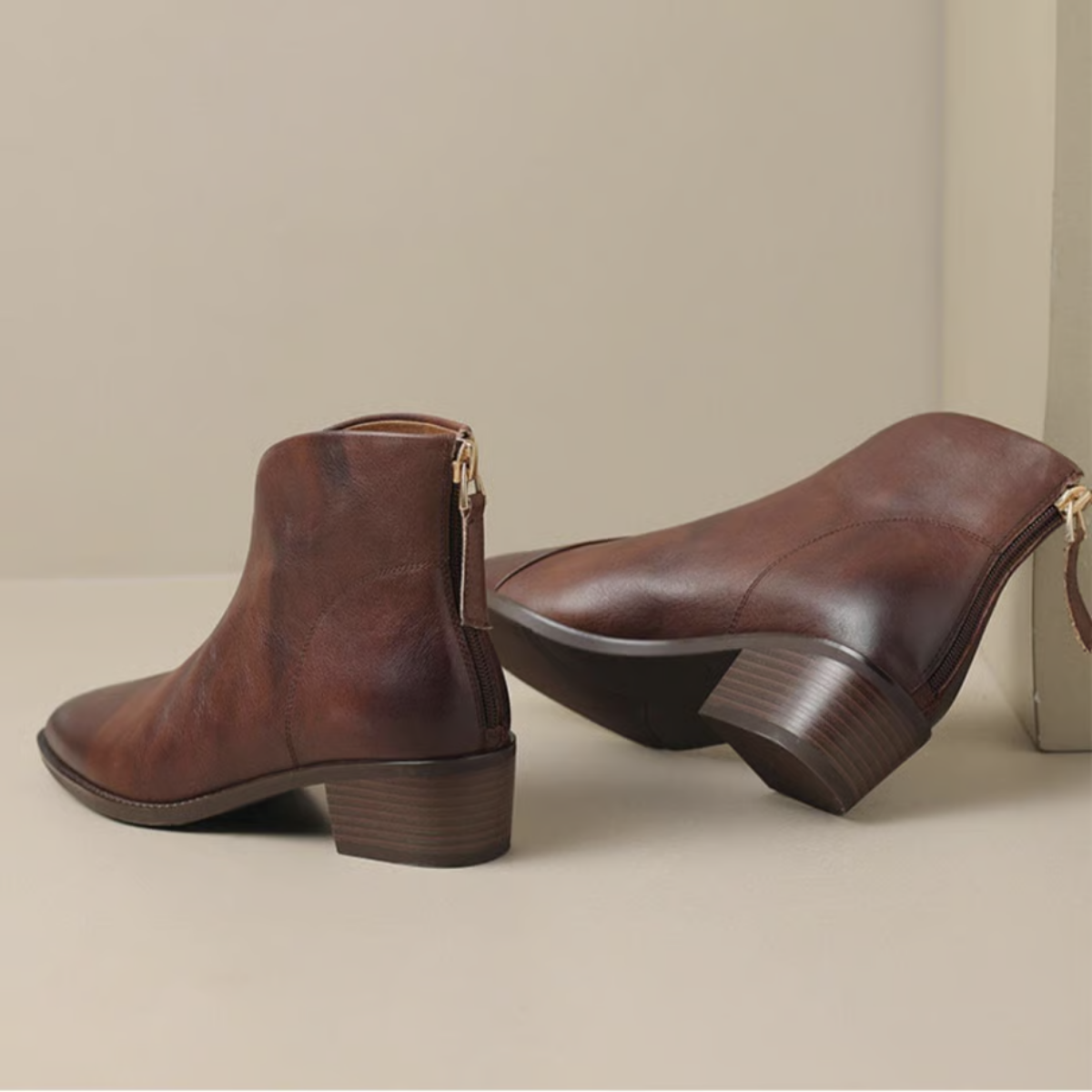 Bottines femme à talon carré bas et bout pointu avec fermeture éclair arrière 2