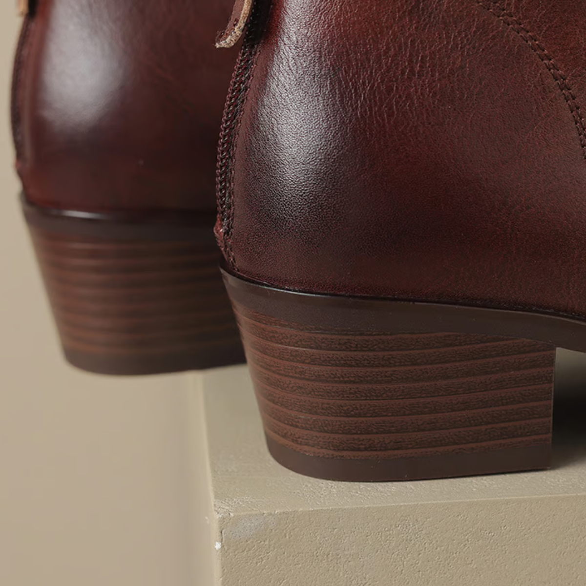 Bottines femme à talon carré bas et bout pointu avec fermeture éclair arrière 9