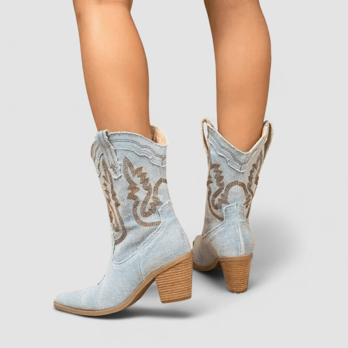 Bottines femme western à talon bloc et bout pointu 4