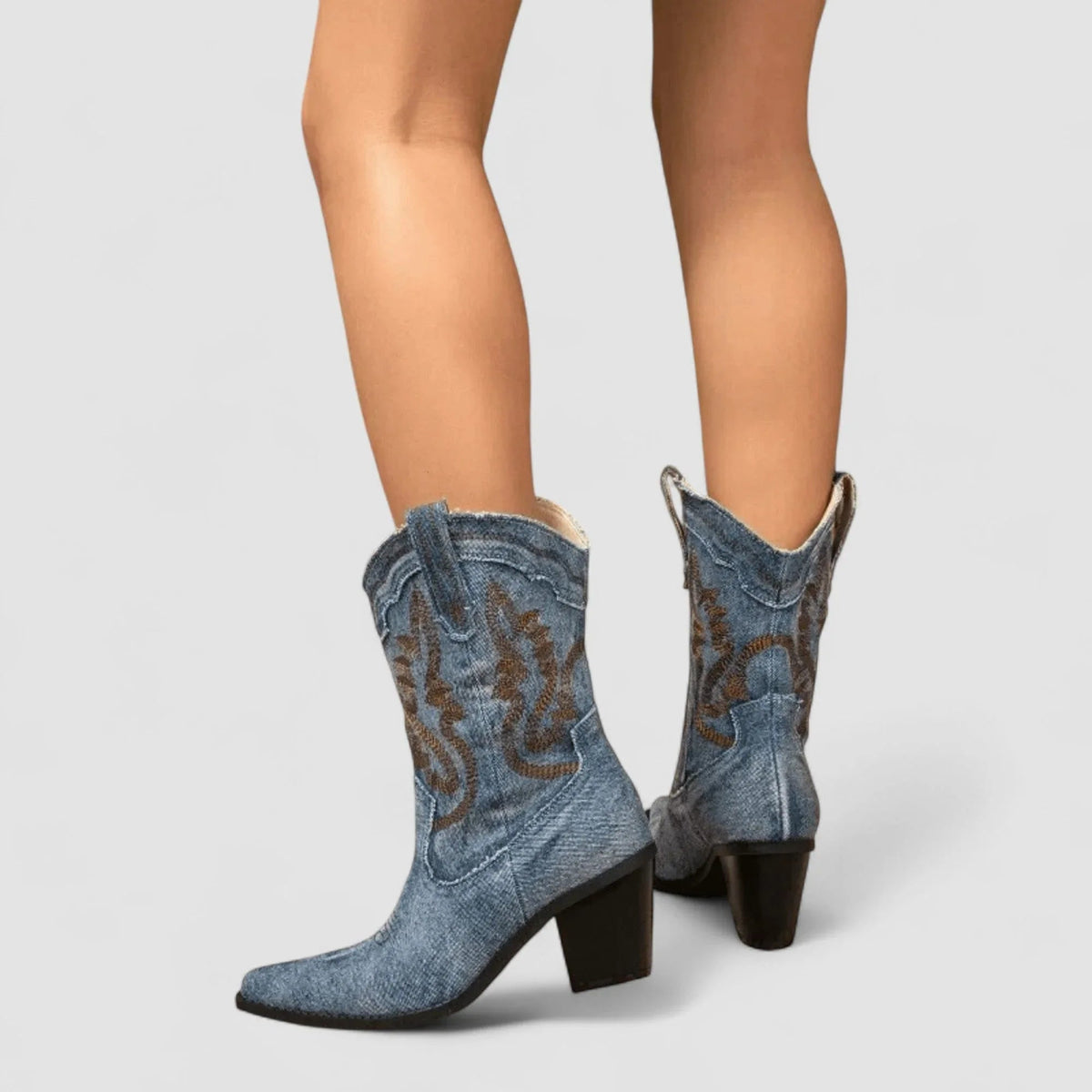 Bottines femme western à talon bloc et bout pointu 7