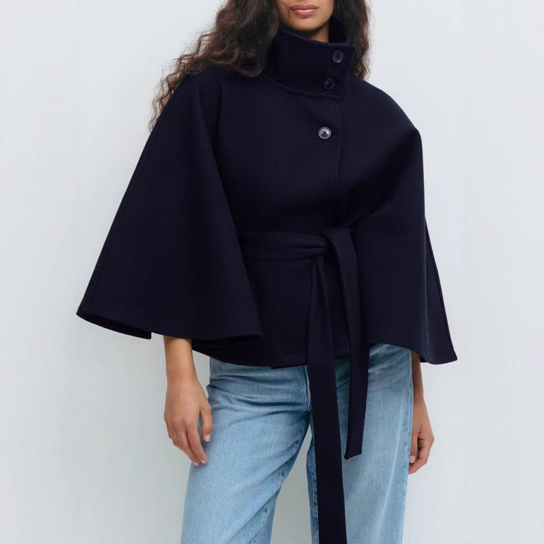 Cape en laine femme à ceinture et col montant 4