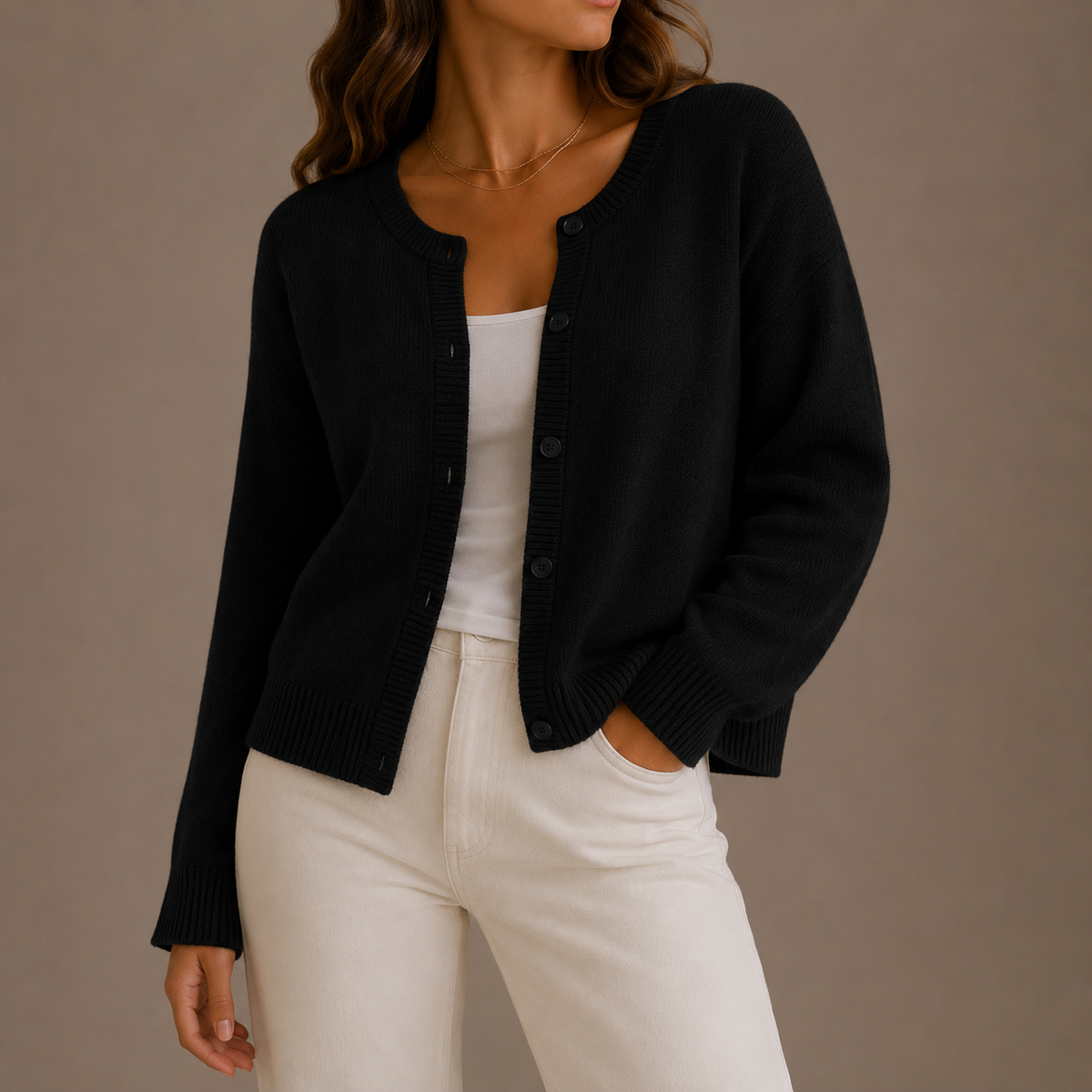 Cardigan femme en maille à col rond boutonné 2