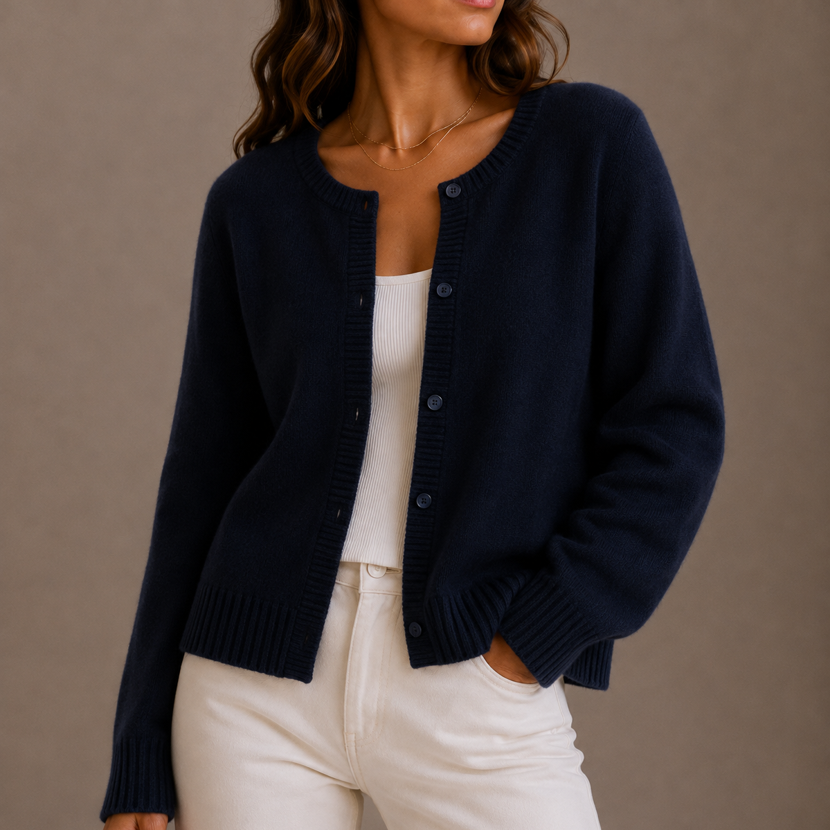 Cardigan femme en maille à col rond boutonné 8