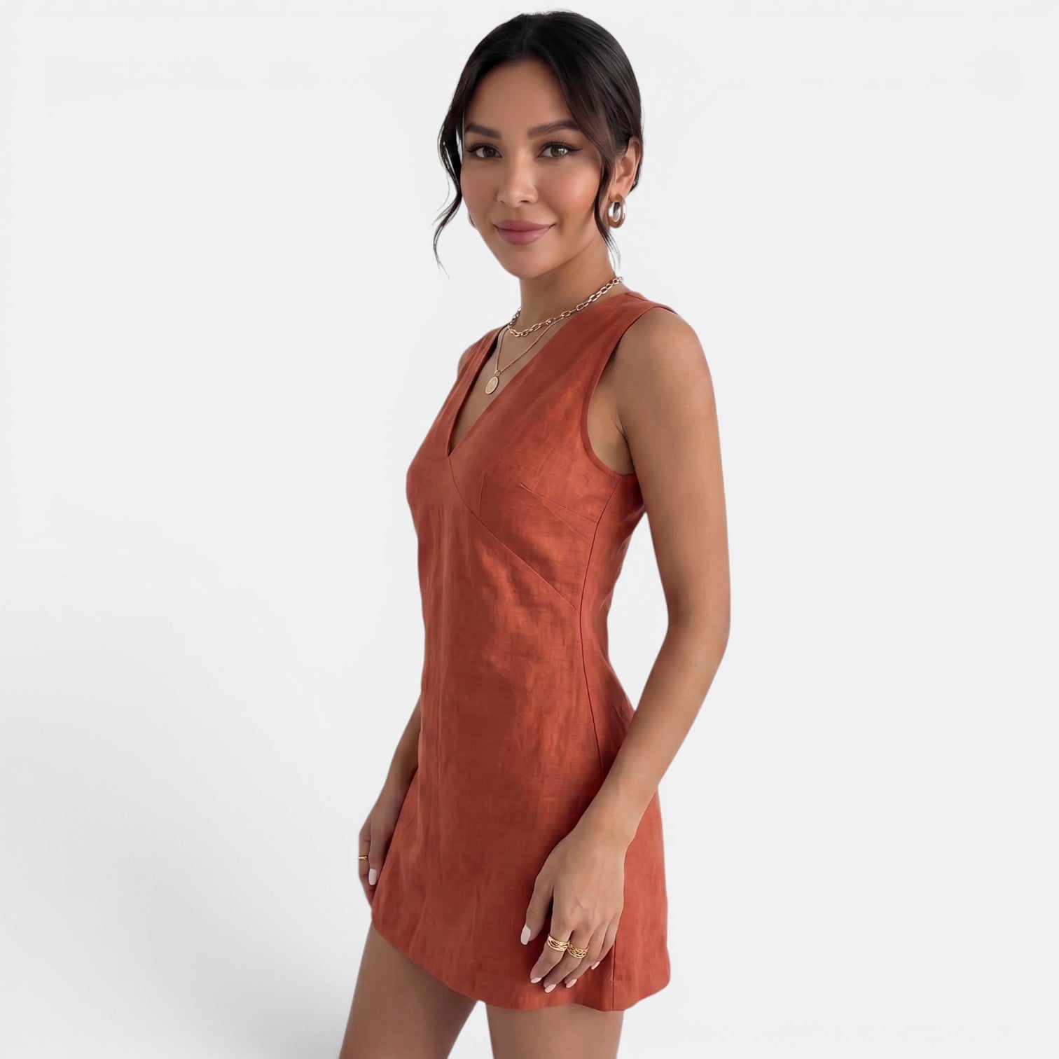 Robe courte d'été en lin à col V