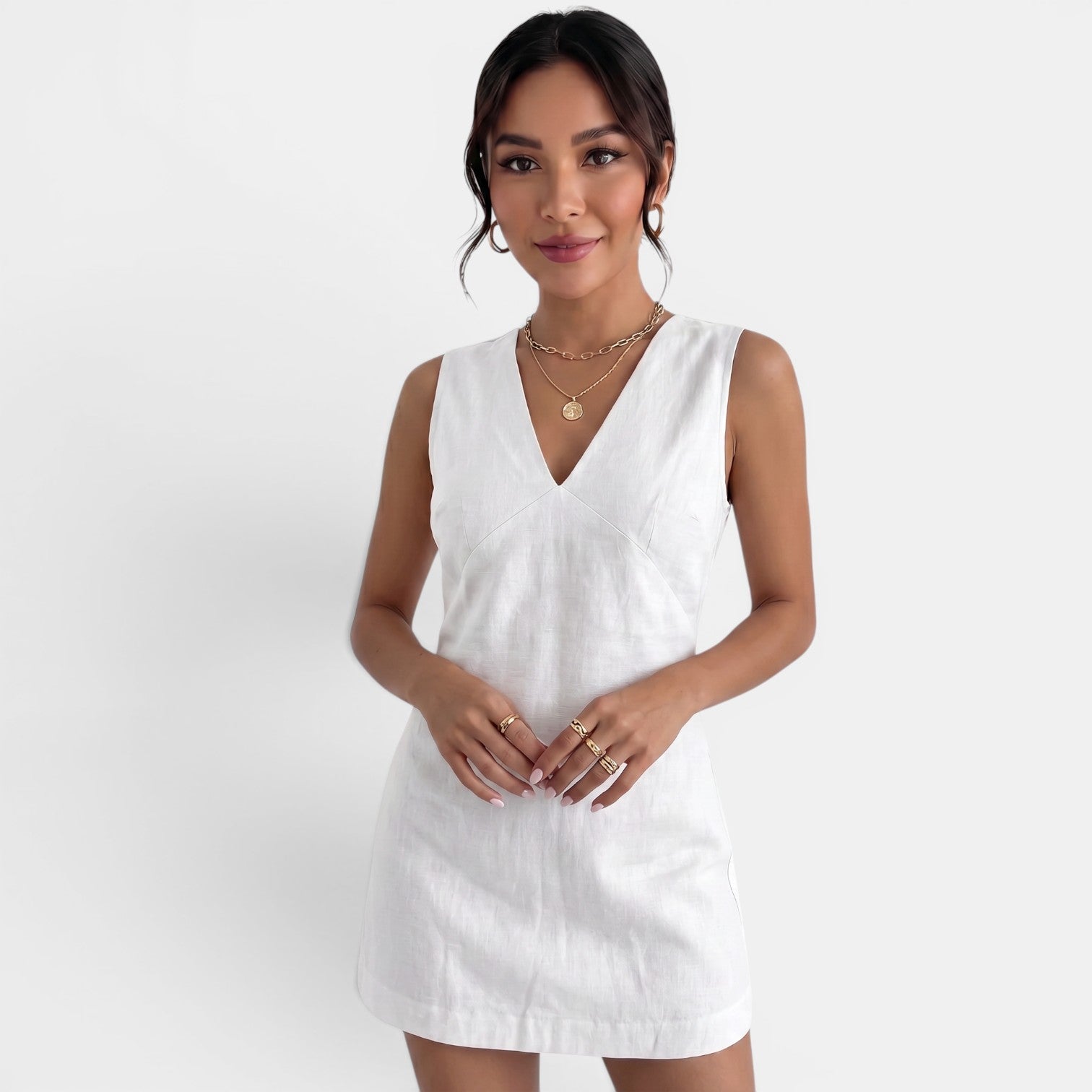 Robe courte d'été en lin à col V