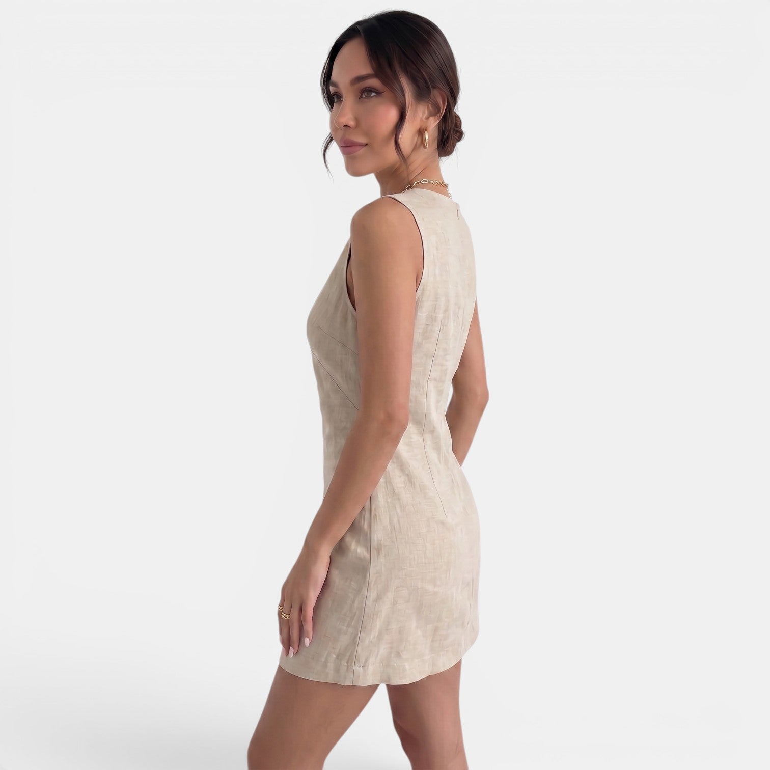 Robe courte d'été en lin à col V