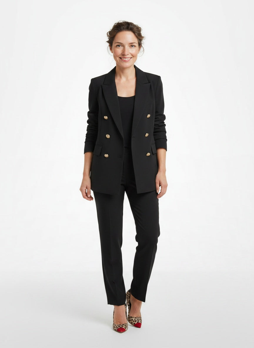 Full body view of the model wearing Ensemble avec blazer et pantalon femme
