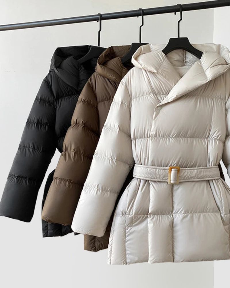 Doudoune femme mi-longue à capuche et ceinture 4