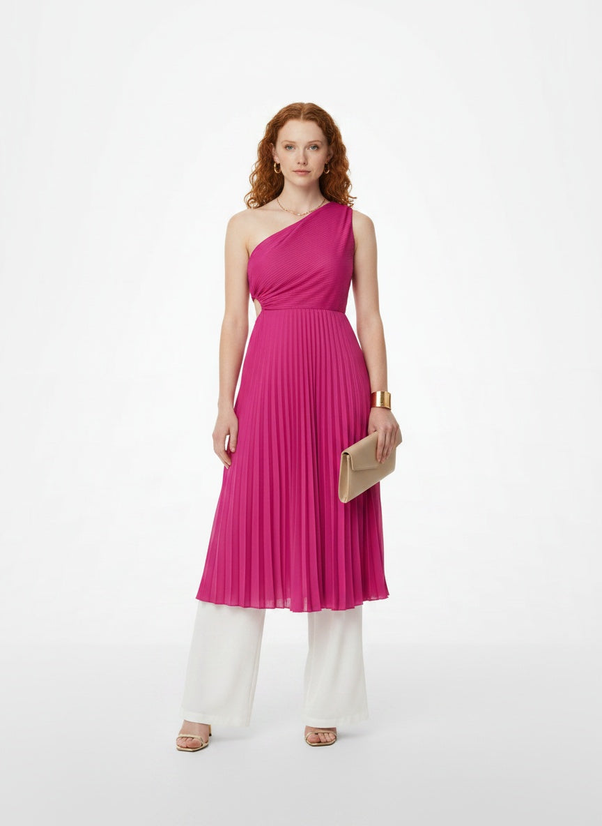 Full body view of the model wearing Robe midi asymétrique à une épaule et plis femme