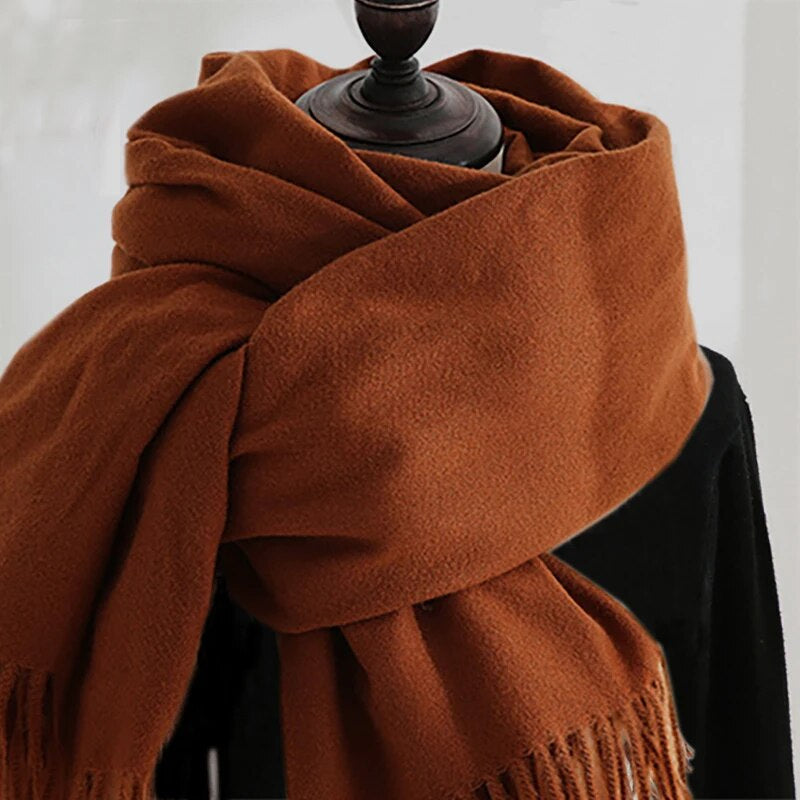 Écharpe à pompons douce femme 9