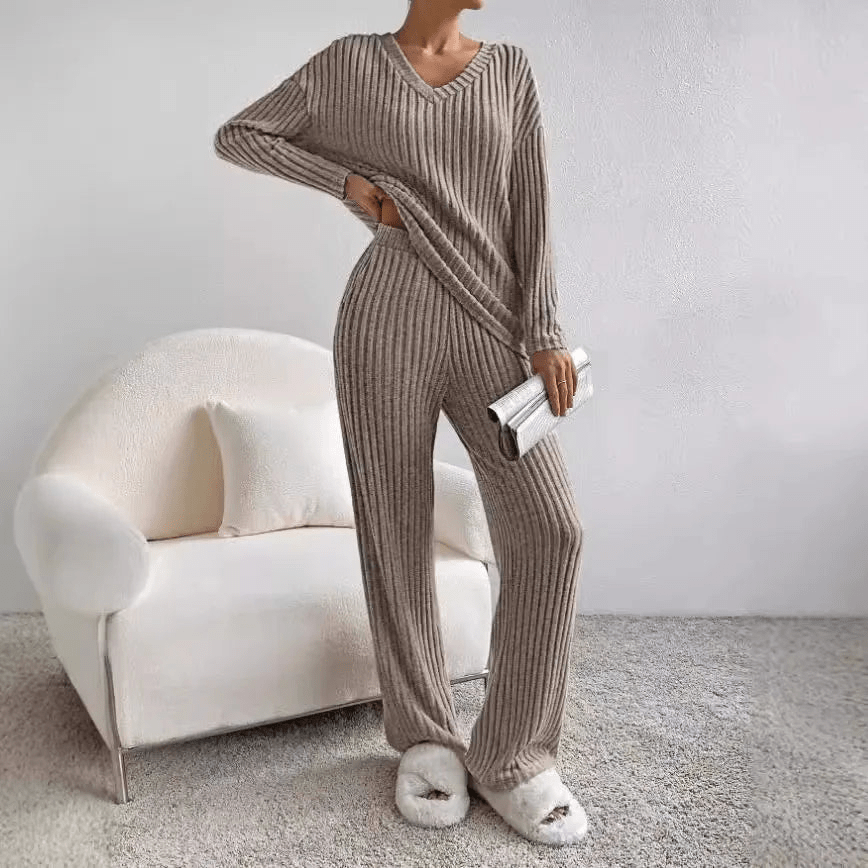 Ensemble détente femme deux pièces à coupe ample en matière douce 7