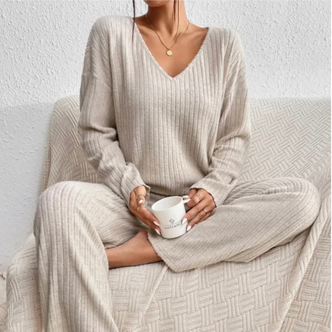 Ensemble détente femme deux pièces à coupe ample en matière douce 8